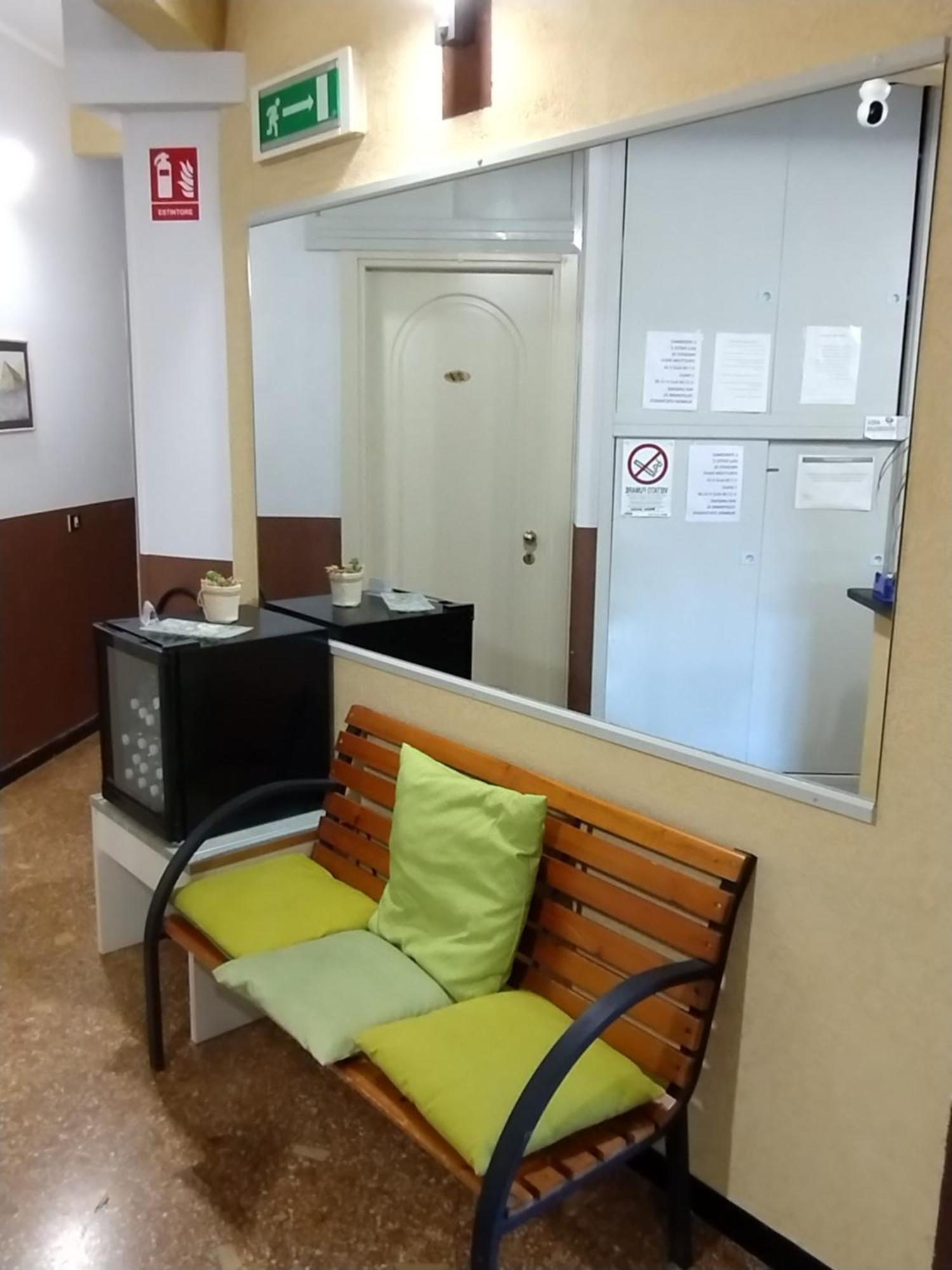 Hotel Della Piazzetta Varazze Extérieur photo