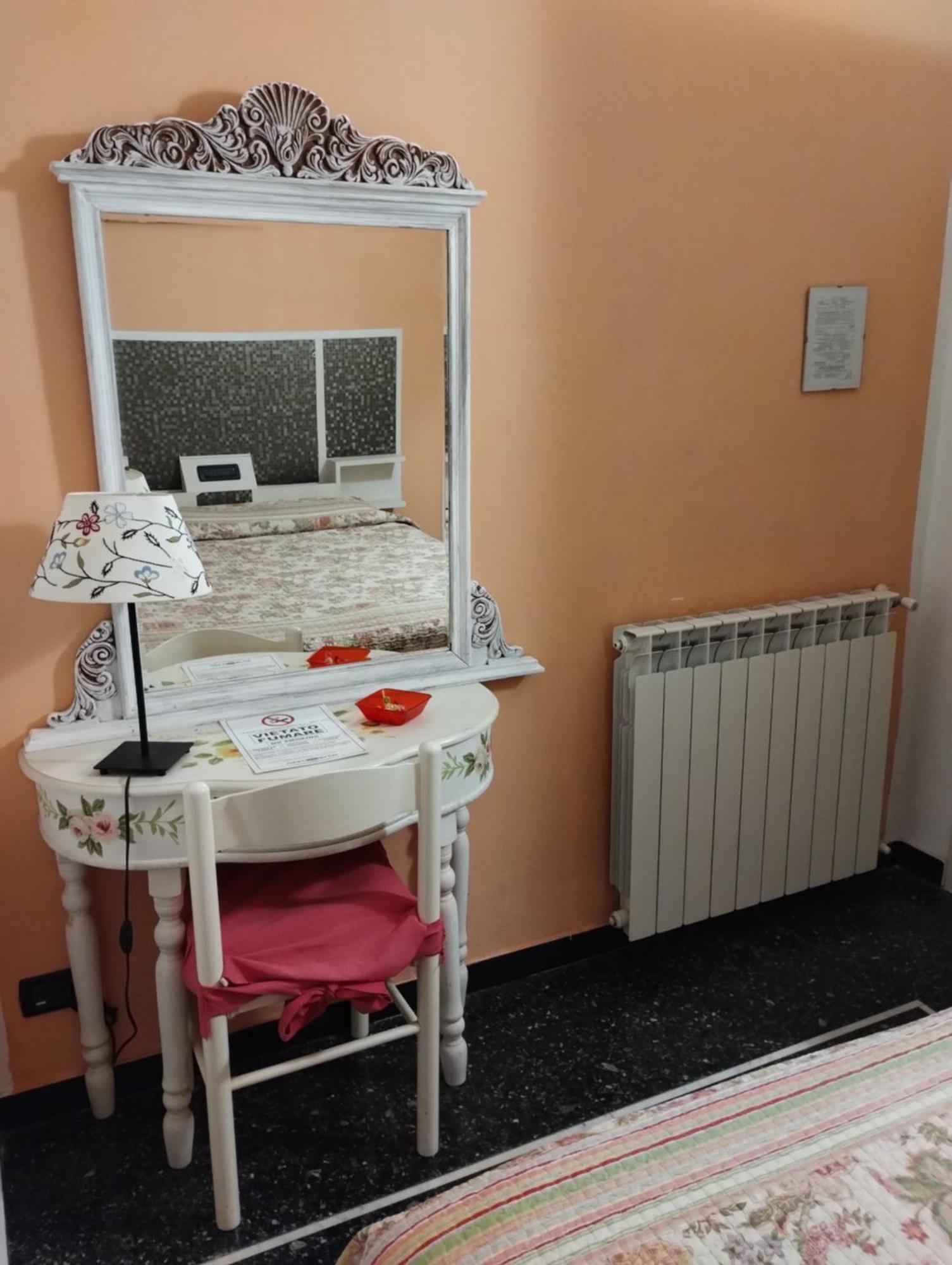 Hotel Della Piazzetta Varazze Extérieur photo