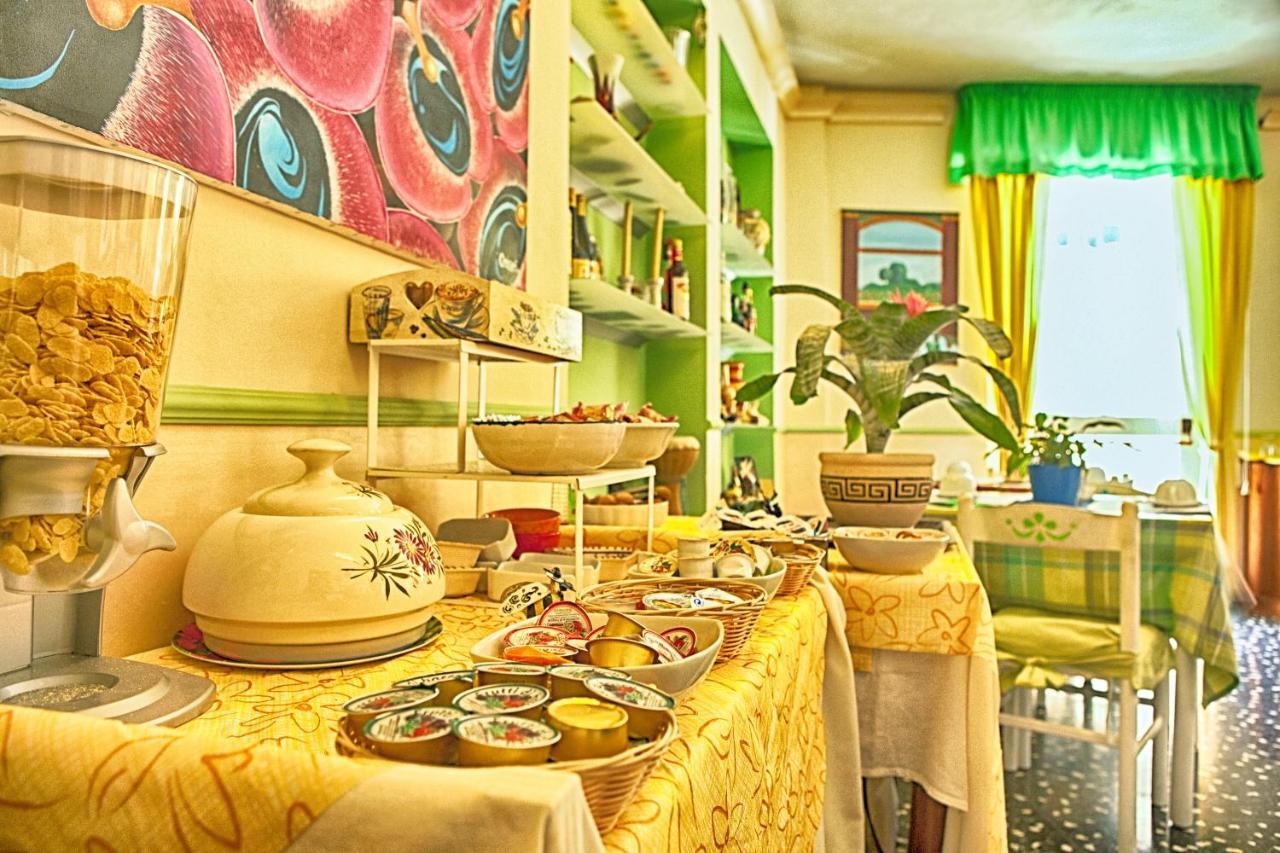 Hotel Della Piazzetta Varazze Extérieur photo